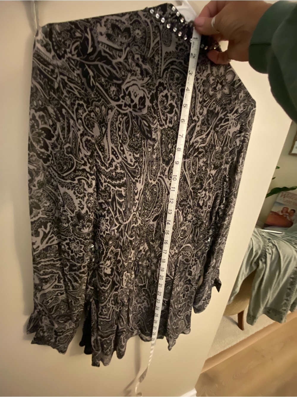 Women’s Black & White Paisley Blouse
